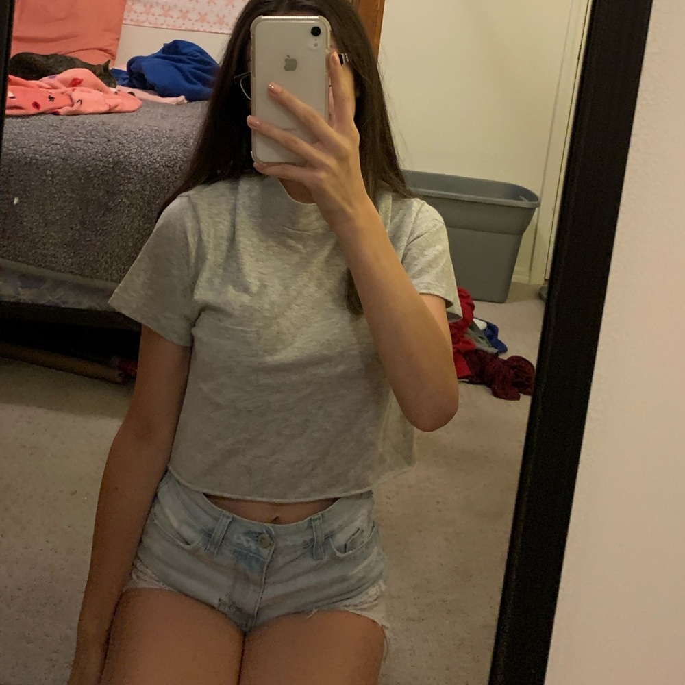 Cropped Gray Shirt!
